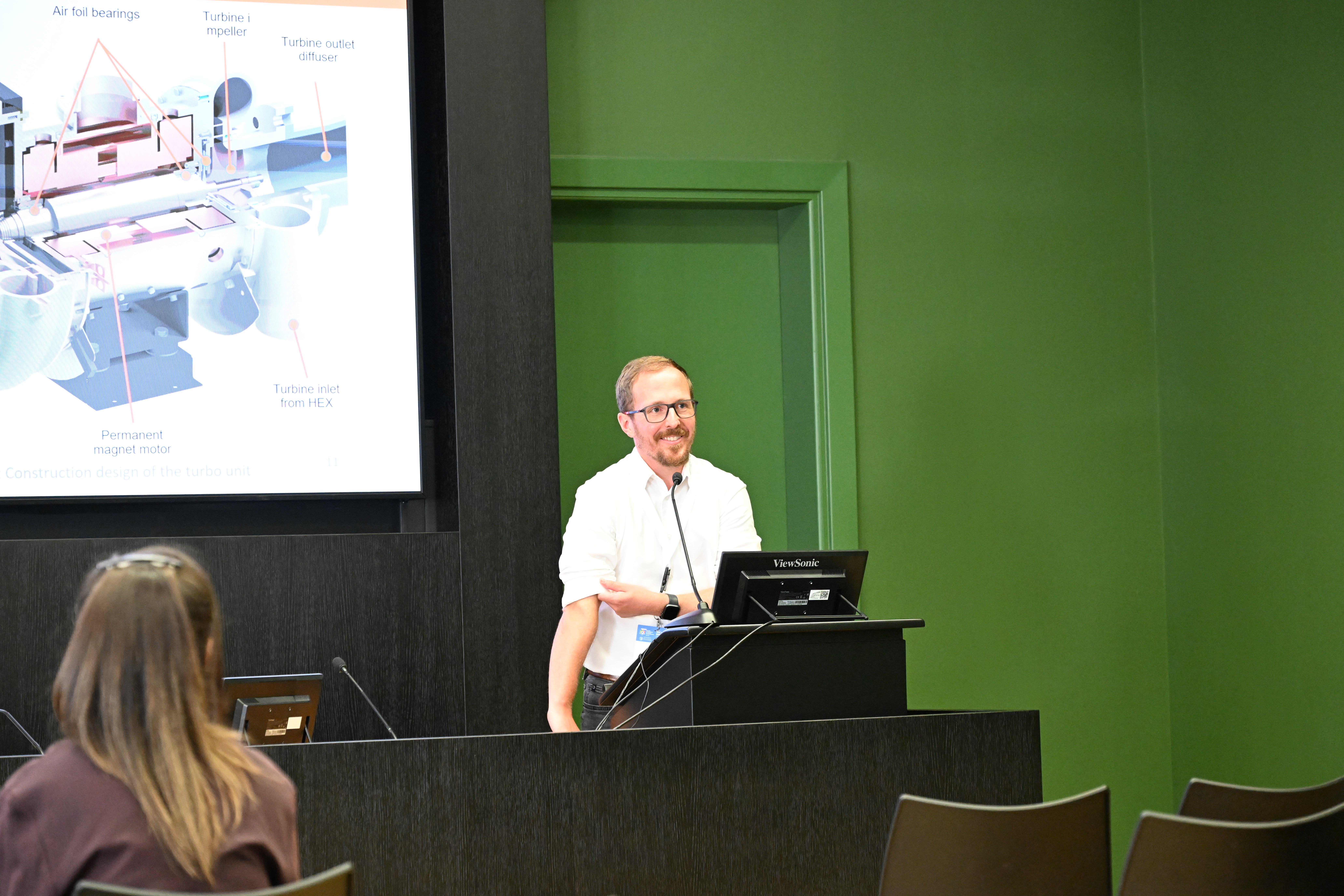 Dr.-ing Enrico Jende during a BAPT 2025 presentation