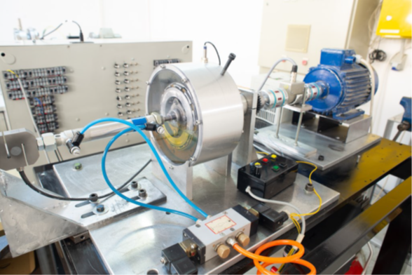 Engagement wet clutch test rig