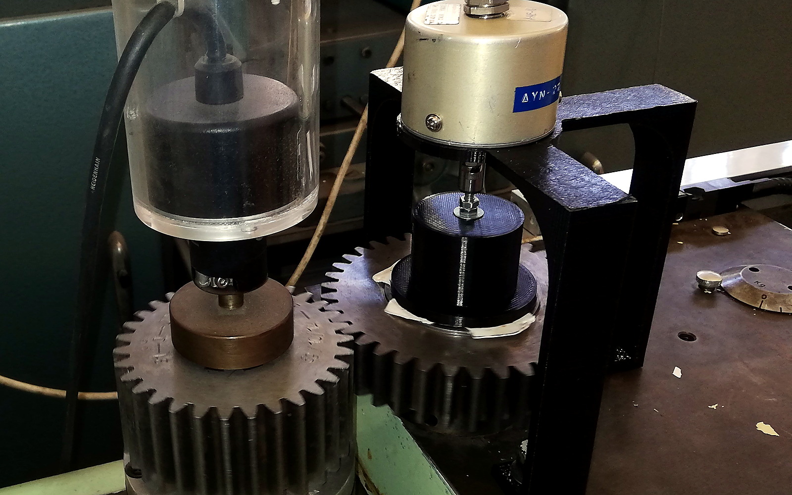 Goulder-Mikron double-flank gear roll testing setup