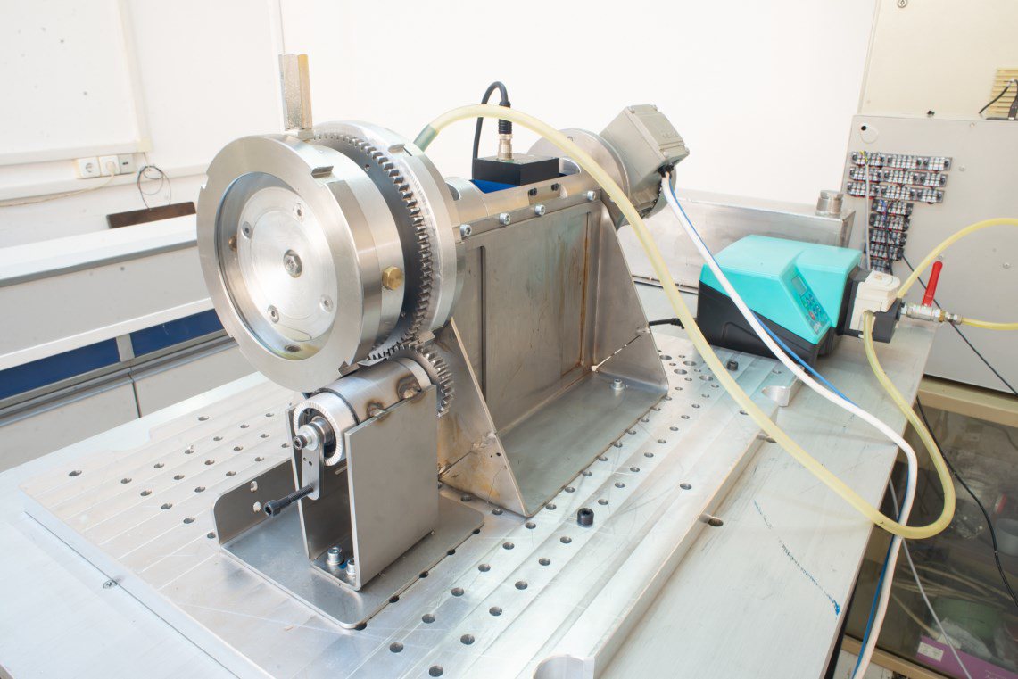 Wet clutch open-state test rig